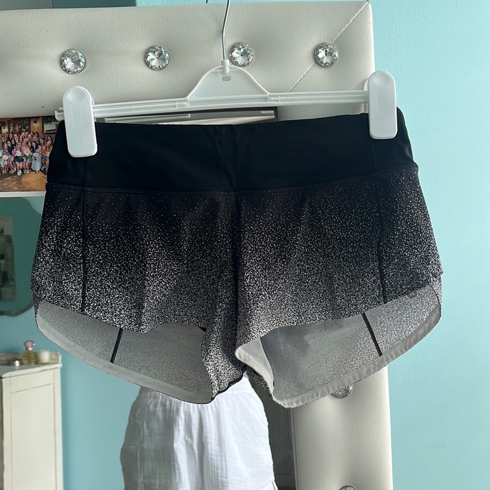 Lulu lemon speed up short, size 4